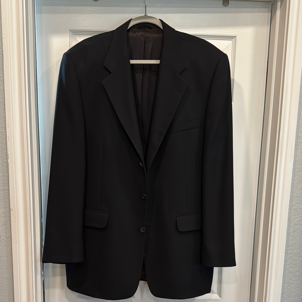 Elegant Black Sport Coat with Notched Lapels